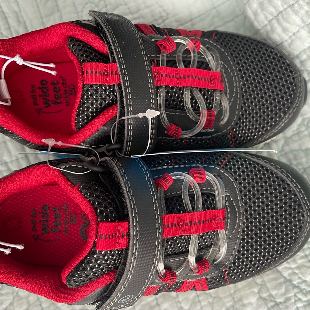Stride Rite 360 kid-boy size 10 toddler NWT!